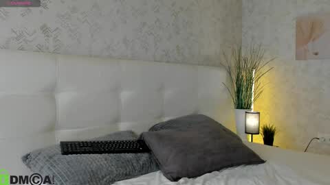 GMT7TueWedThSu 0300am-0900am. Sa 1000am-0400pm online show from 09-21-25, 08:54