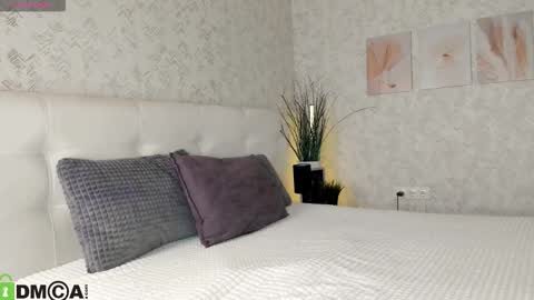 GMT7TueWedThSu 0300am-0900am. Sa 1000am-0400pm online show from 11-06-25, 08:10