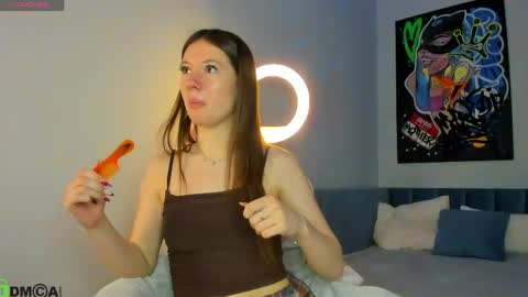 Snapshot of nicole_charm chatting on 06-06-26, 06:07 GMT7TueWedThSu 0300am-0900am. Sa 1000am-0400pm online show from 06-06-26, 06:07