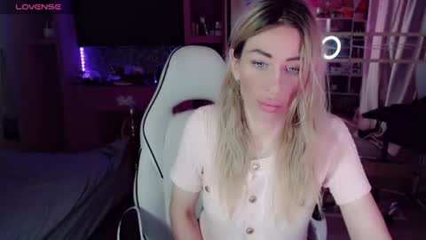 Nicole online show from 06-21-26, 07:05