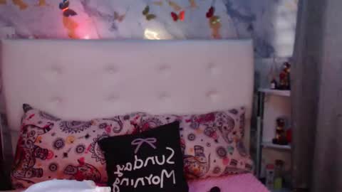 Snapshot of nicole_lewlls chatting on 02-16-26, 11:39 Nicole online show from 02-16-26, 11:39