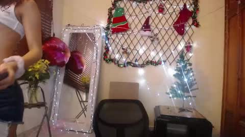 Nicole Santana online show from 11-24-25, 09:14