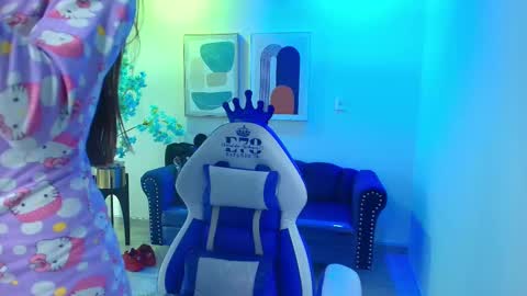 Nicolle online show from 02-04-26, 11:38