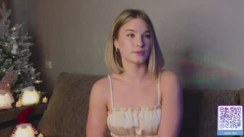 Snapshot of nicole_w00 chatting on 12-09-24, 03:54 Nicole online show from 12-09-24, 03:54