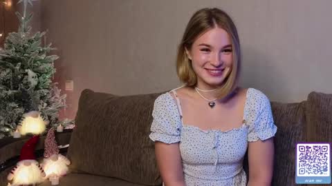 Snapshot of nicole_w00 chatting on 12-13-24, 05:21 Nicole online show from 12-13-24, 05:21