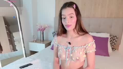 Snapshot of nicole_whitee chatting on 01-05-26, 10:46 N A T A L I A online show from 01-05-26, 10:46