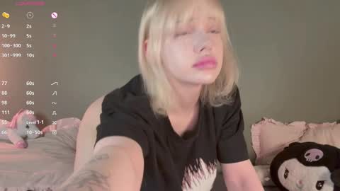 Snapshot of nicole_yo chatting on 04-26-26, 05:49 Mary online show from 04-26-26, 05:49