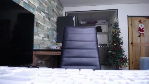 Nicole online show from 12-20-25, 09:00