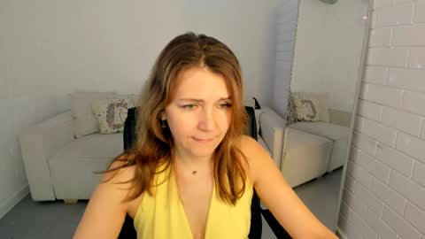 nicolehits online show from 04-14-26, 01:28