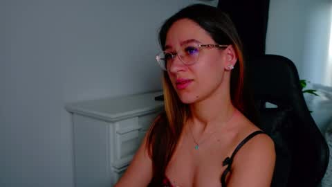 nicoleirisxxx online show from 02-05-26, 06:40