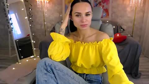 Snapshot of nicolemerz chatting on 06-24-26, 04:17 Nicole online show from 06-24-26, 04:17
