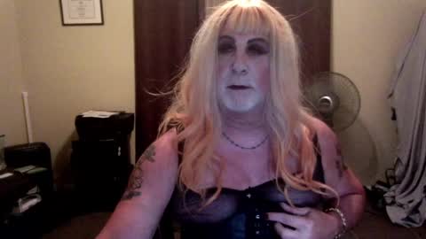 Snapshot of nicolescdfantasies chatting on 06-21-26, 04:04 Nicole CD online show from 06-21-26, 04:04