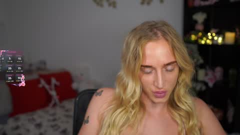 nicolette__shea_ online show from 12-20-24, 10:05