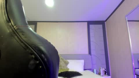 Snapshot of nicolette_white chatting on 11-11-25, 09:15 Call me Nicolette online show from 11-11-25, 09:15