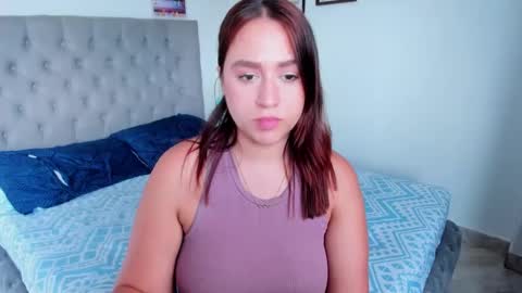 Snapshot of nicolewind_ chatting on 02-10-25, 07:07 ELIZABETH online show from 02-10-25, 07:07