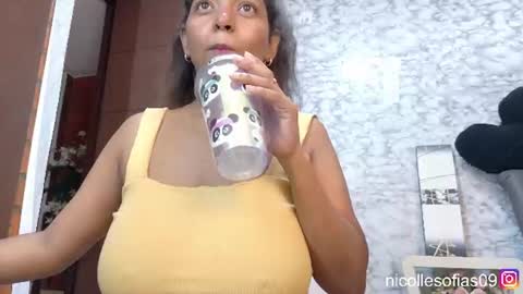 Snapshot of nicolle4 chatting on 06-16-26, 06:10 nicolle4 online show from 06-16-26, 06:10