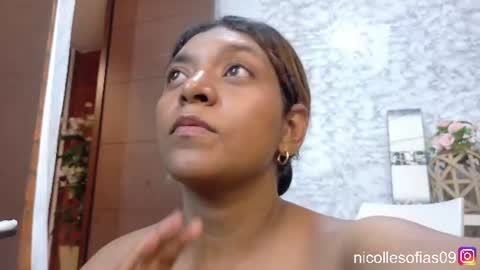 Snapshot of nicolle4 chatting on 06-25-26, 02:11 nicolle4 online show from 06-25-26, 02:11