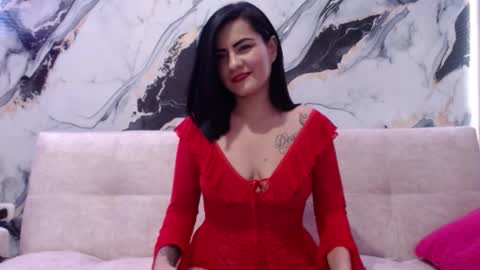 nicolle gomes online show from 11-18-25, 10:47
