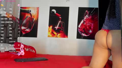 nicolle_hanks1 online show from 10-24-25, 02:19