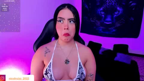 Snapshot of nicolle_ruizz chatting on 01-17-26, 11:04 Nicoll online show from 01-17-26, 11:04