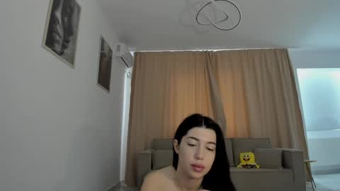 Nicolle online show from 05-23-26, 07:02