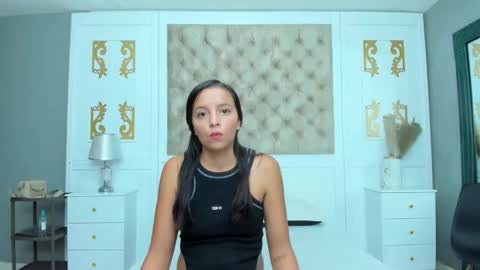 Nicolle online show from 03-23-26, 01:37