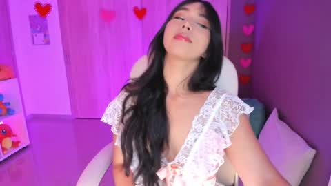 Snapshot of nicollemeyer chatting on 05-07-26, 05:02 Nicolle Go to Visit online show from 05-07-26, 05:02
