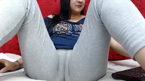 NICOLLE online show from 11-18-25, 11:37