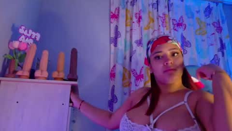 Snapshot of nicolletaylorq chatting on 07-13-26, 03:53 Nicolle Miley online show from 07-13-26, 03:53