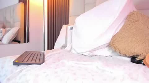 Snapshot of nicolqueen_ chatting on 07-06-26, 03:03 NICOL online show from 07-06-26, 03:03