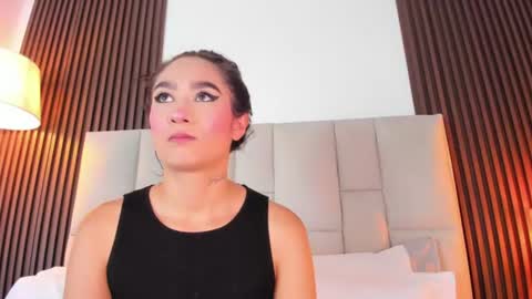 Snapshot of nicolqueen_ chatting on 07-10-26, 11:24 NICOL online show from 07-10-26, 11:24