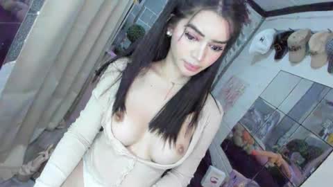 Snapshot of nielly28 chatting on 01-10-25, 02:57 JIAN online show from 01-10-25, 02:57