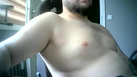 Snapshot of niewidoczny26 chatting on 05-30-26, 02:14 Niewidoczny online show from 05-30-26, 02:14