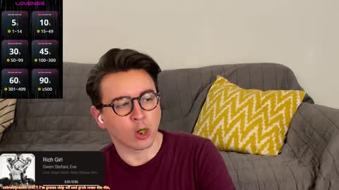 Snapshot of nigelhart chatting on 12-31-24, 02:19 Nigel Hart online show from 12-31-24, 02:19