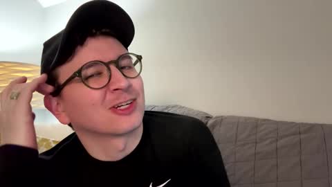 Snapshot of nigelhart chatting on 03-09-25, 01:46 Nigel Hart online show from 03-09-25, 01:46