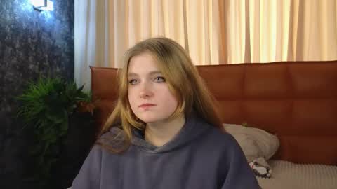 Azalea online show from 11-25-25, 07:30