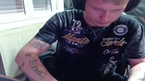 Snapshot of niglo620 chatting on 06-01-26, 01:02 niglo620 online show from 06-01-26, 01:02