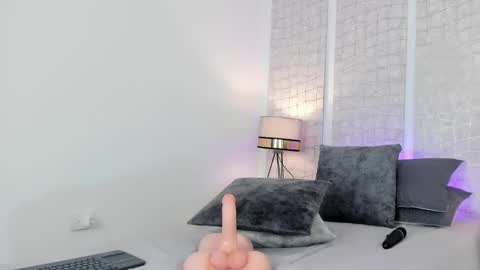 Niicole online show from 03-11-25, 10:53