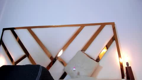 Nicolle  online show from 04-12-26, 09:36