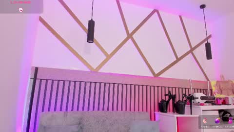 Snapshot of niinaink chatting on 06-18-26, 01:15 NINAINK online show from 06-18-26, 01:15