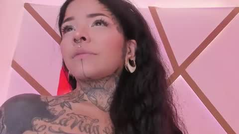 Snapshot of niinaink chatting on 07-17-26, 12:01 NINAINK online show from 07-17-26, 12:01