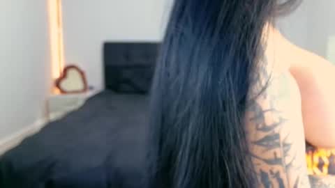 Snapshot of niinarosee1 chatting on 02-11-26, 11:32 Niinarosee online show from 02-11-26, 11:32