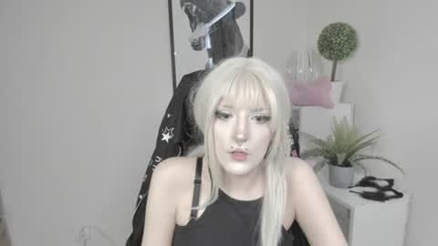 Snapshot of nika_dream1 chatting on 07-23-26, 12:58 Nika online show from 07-23-26, 12:58