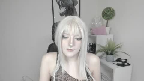 Snapshot of nika_dream1 chatting on 07-24-26, 05:49 Nika online show from 07-24-26, 05:49