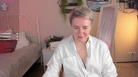Snapshot of nika_smit chatting on 05-16-26, 10:36 Nika online show from 05-16-26, 10:36