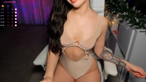 Snapshot of nikamioo chatting on 02-03-25, 03:53 Nika online show from 02-03-25, 03:53