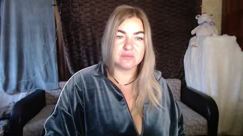 Nika online show from 10-14-25, 03:40