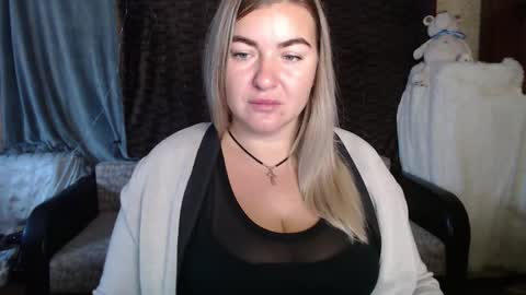 Nika online show from 10-15-25, 04:01