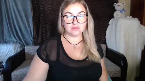 Nika online show from 10-21-25, 04:35