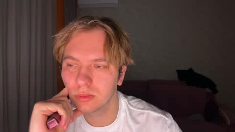 Celine online show from 12-17-25, 04:35